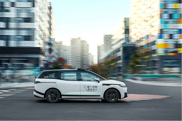 AI效果涌现：无人驾驶打开“移动的生活空间”